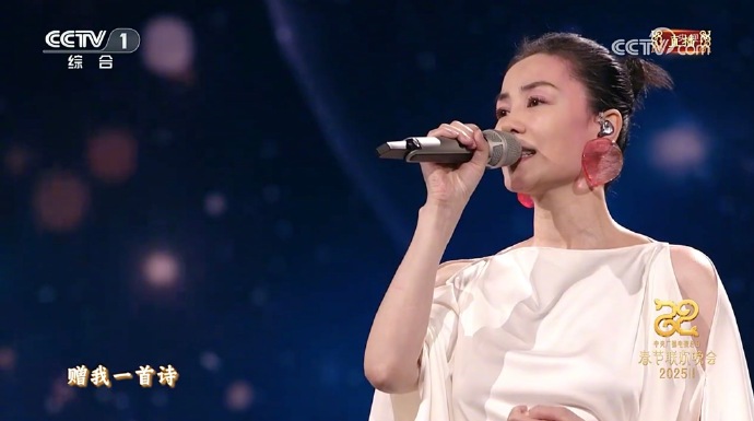 世界赠予我虫鸣也赠予我雷霆